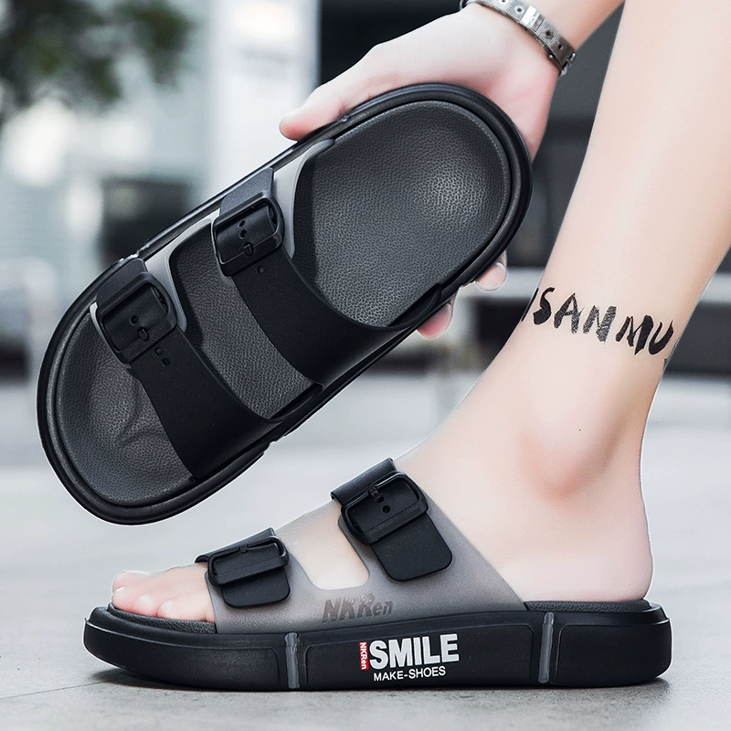 Мужские тапочки, которые кажутся какими-то дерьмовыми, носят на улице летом, новые модные повседневные уличные нескользящие пляжные сандалии на толстой подошве.