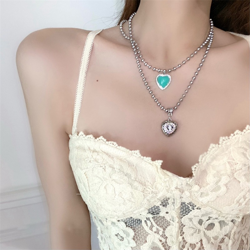 Fashion heartshape necklace female resin pendant necklace wholesalepicture1