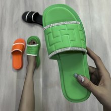 2023夏季新款方头一字型水钻拖鞋女外贸大码俄罗斯方块沙滩凉拖鞋