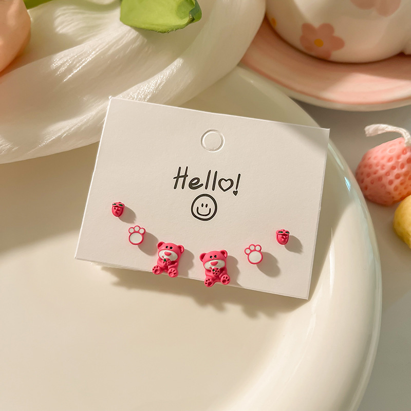 Juego de pendientes de aguja plateados, sencillos y compactos para mujer, pendientes geométricos en forma de corazón, bonitos, dulces y versátiles, venta al por mayor para puestos de mercado