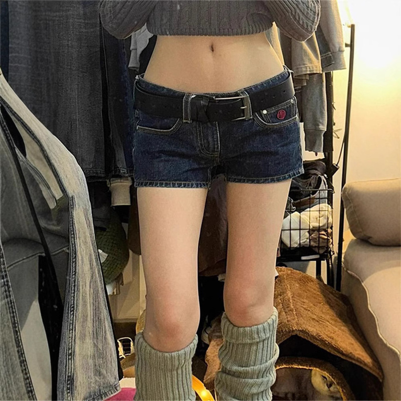 Summer 2025 New Style Petite Retro Hot Girl Slim Tight Distressed Hot Pants Ultra Low Waist Denim Shorts for Women
