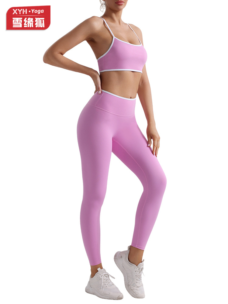 Traje de yoga 2025 color piel con espalda cepillada y tiras, sujetador deportivo ajustado para mujer, pantalones de yoga para correr y realzar la cadera
