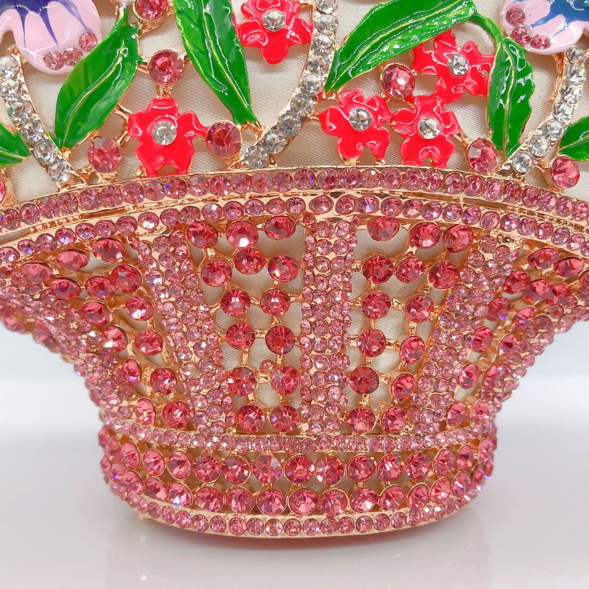 Nuevos productos transfronterizos esmalte de color goteo de aceite de flores de diamante bolsa de cena bolsa de diamantes bolsa de cestas de flores de mano embrague de cesta