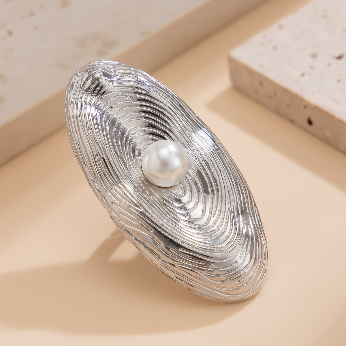 20g Weight Artificial Pearls Inlay Material Open Rings Classification 1 Piece Quantity Banquet, Travel, Selfie Occasion Alloy Material Leaf Pattern Women's Gender Plating Design Elegant, Lady, Simple Style Style Elegant Lady Simple Style Leaf Alloy Plating Imitation Pearl Women's Open Rings 21