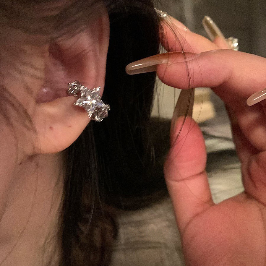 Fall into Star Room ~ Star Zircon Earbone Clip Without Ear Holes Delicate Advanced Sense Sweet Ear Clip Sweet Cool Wind Earrings Female