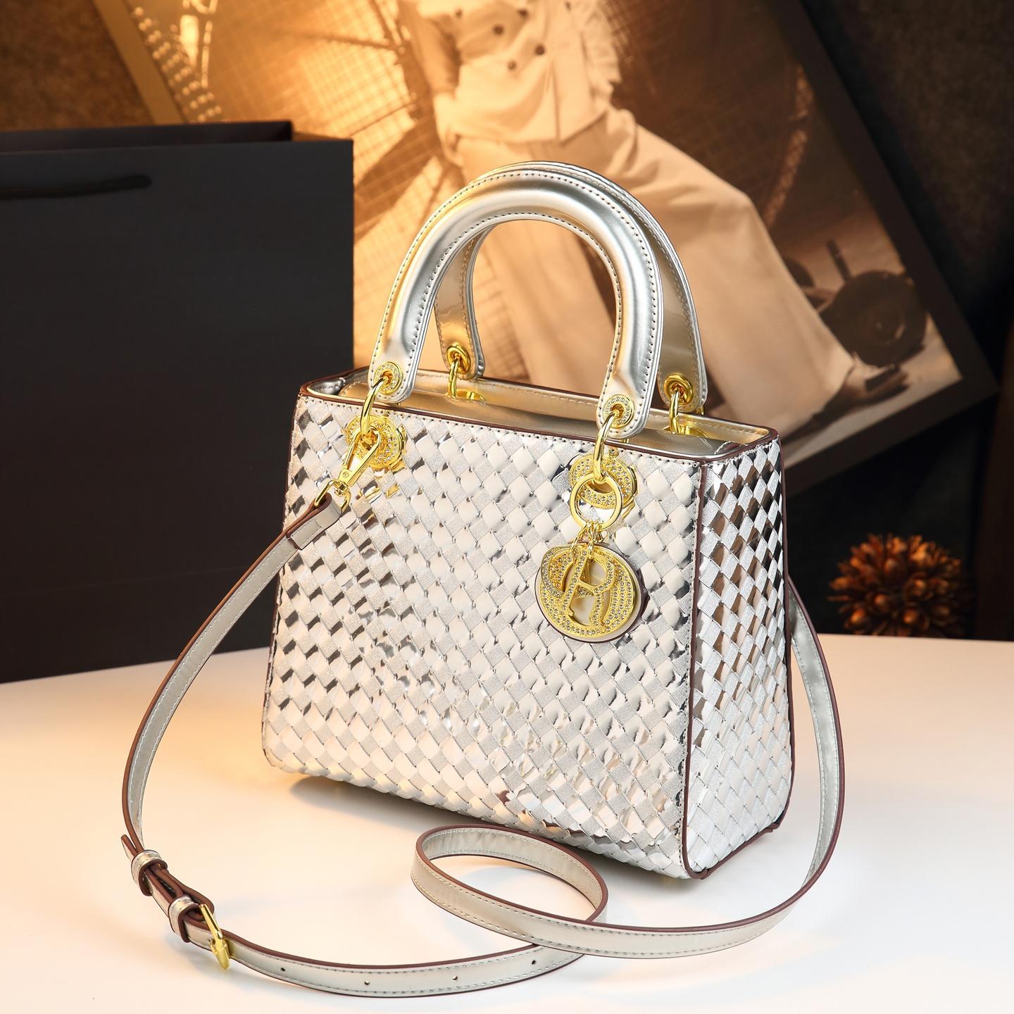 Túi xách nữ dáng đeo chéo kiểu Lady Dior thiết kế thời trang — màu vàng, bạc, màu tím, màu hồng