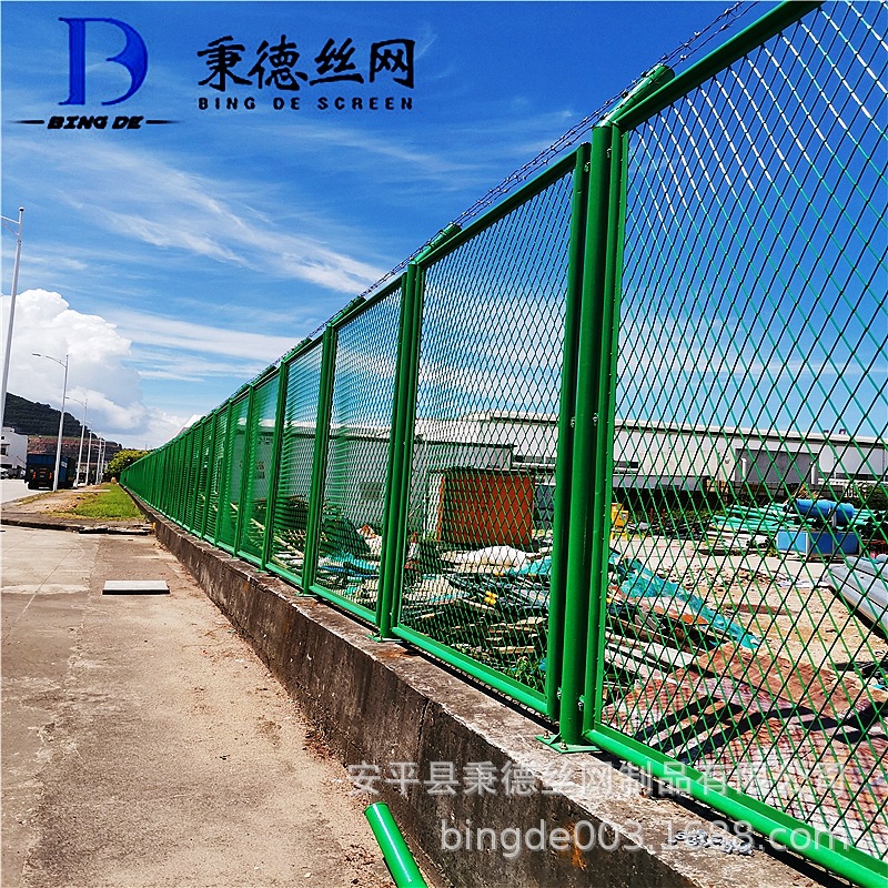 保税区防护围栏 菱形孔钢板边框护栏网水库河道桥梁钢板围墙隔离