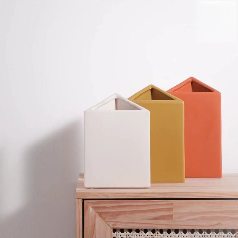 Nórdico simple creativo triángulo florero artesanía de cerámica decoración hogar Sala arreglo floral pasillo decoración suave