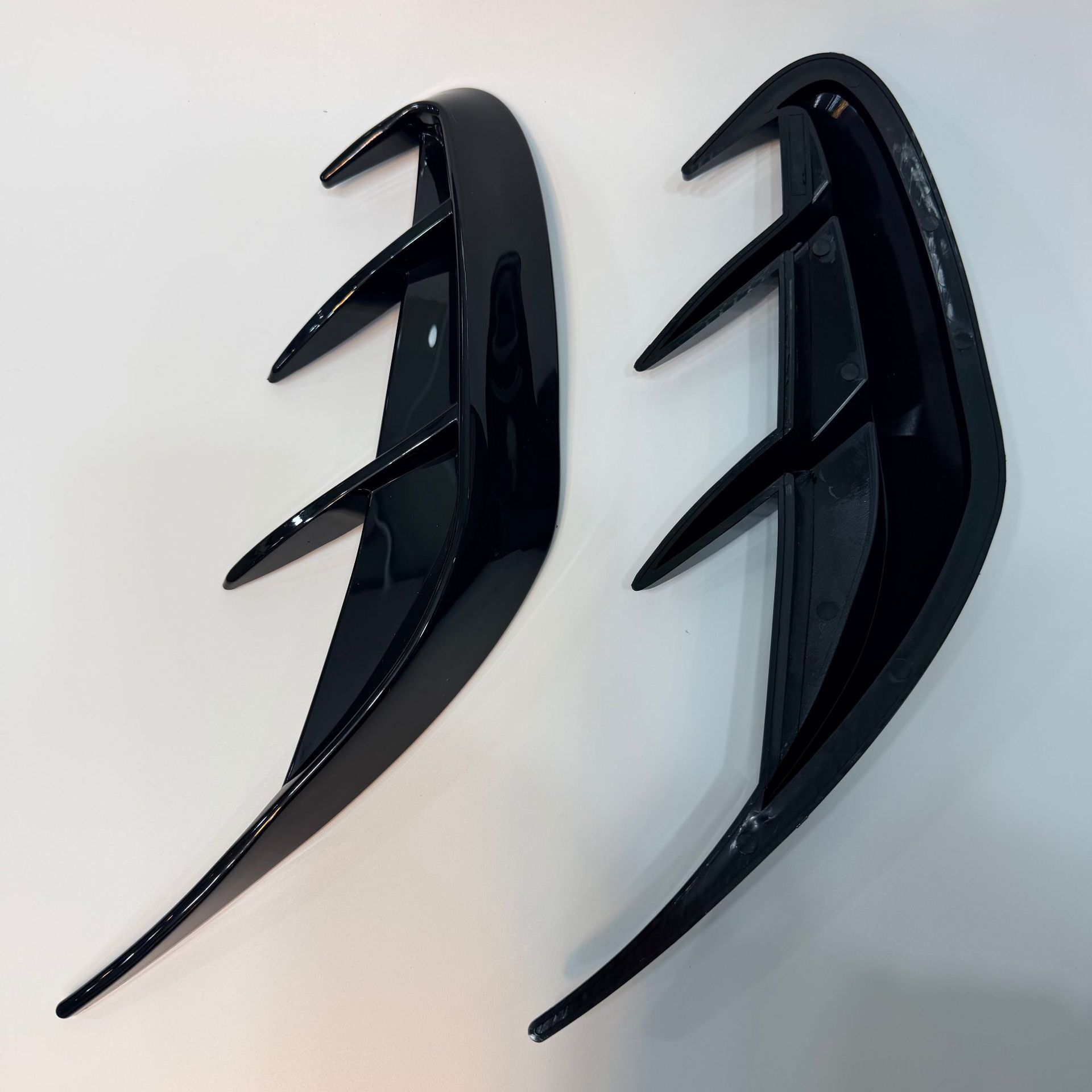 Car Modification Accessories Universal Body Sticker Rear Wind Knife Glitter Decorative Piece Abs Rear Wind Knife Sticker Decorative Piece