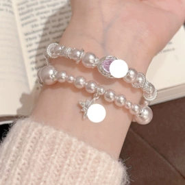 项链;耳钉;手链