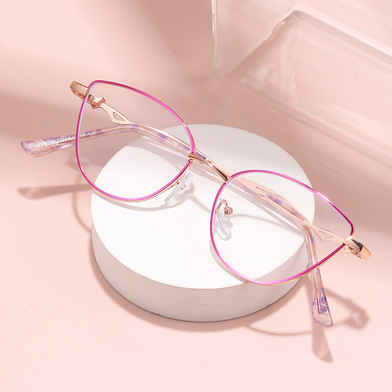 Metal transfronterizo ojo de gato de moda anti-luz azul gafas de alta definición para mujeres jóvenes de mediana edad gafas de edad