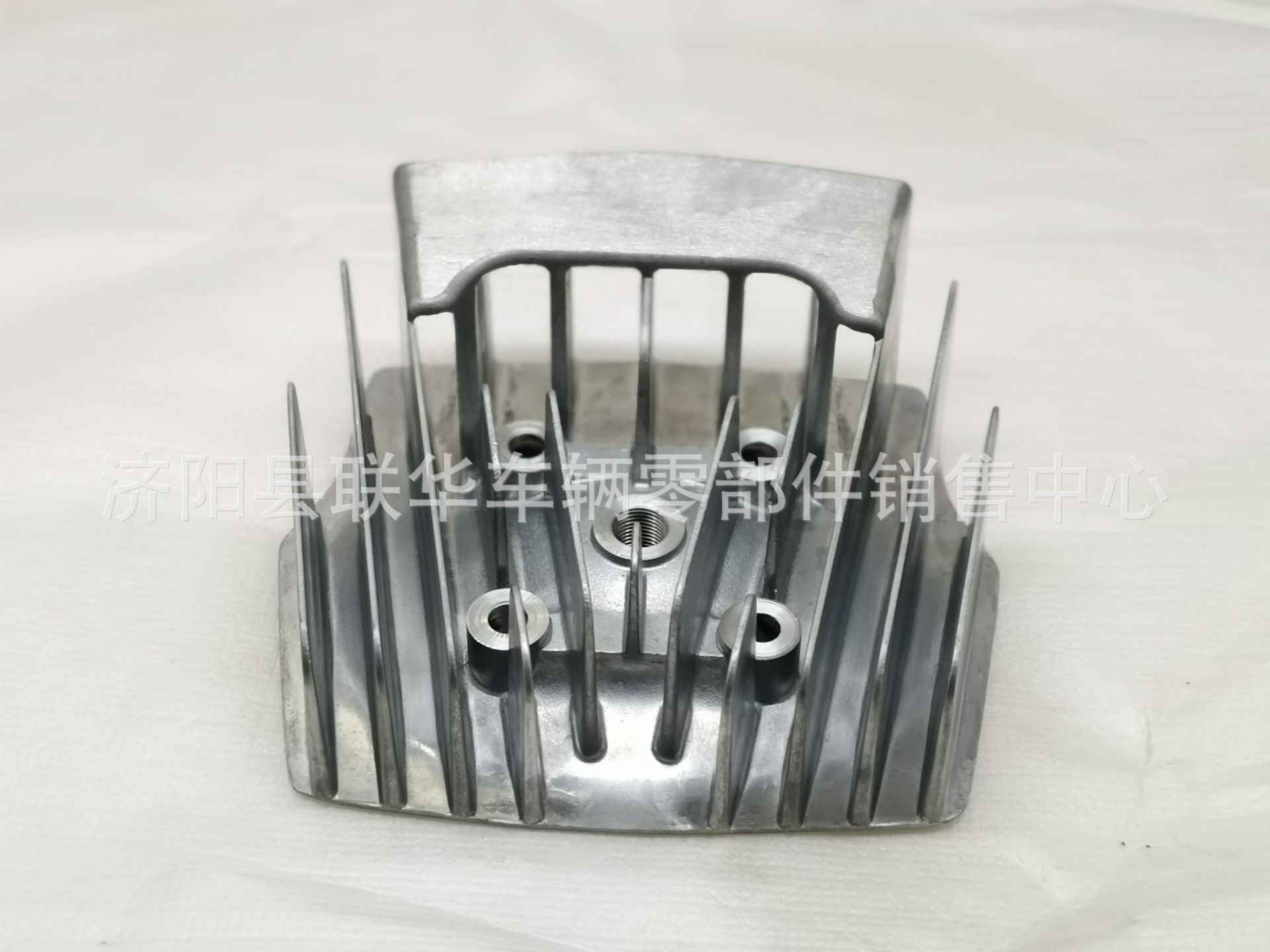 Suitable for Suzuki AX100 cylinder head cover, motorcycle engine cylinder head cooling aluminum cover GY