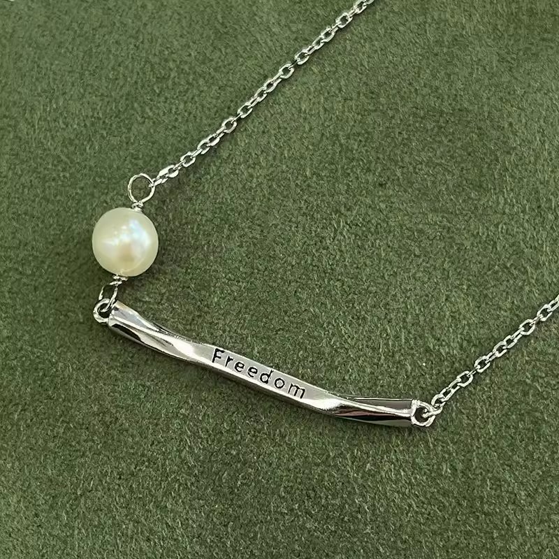 All Seasons Season 1 Piece 925 Sterling Silver Geometric 925 Sterling Silver Cable Chain Pendant Necklace