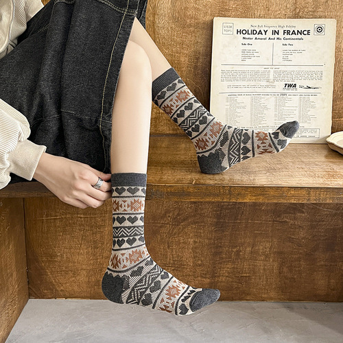 Double needle double-way socks for women's mid-tube socks thickened warm wireless head stockings retro ethnic style