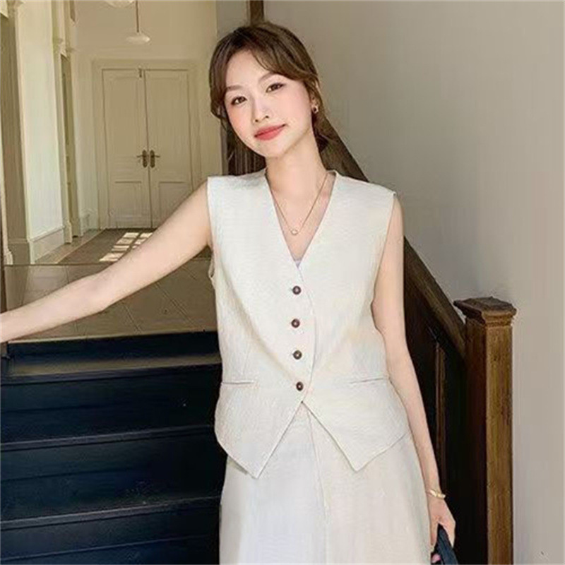 Factory Direct Sale: Summer and Autumn Short Vest and Long Wide-Leg Pants Set, Lightweight and Comfortable, Stylish and Popular for Photoshoots