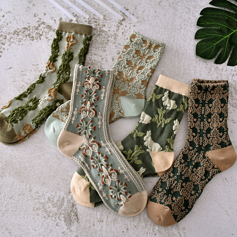 Calcetines de algodón de marca de la ciudad de Liaoyuan calcetines de media pantorrilla jacquard tridimensional calcetines de primavera y otoño medias de estilo Harajuku de las mujeres moda retro gruesa