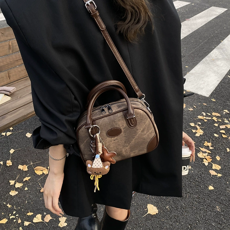 Demi-season retro handheld shoulder bag