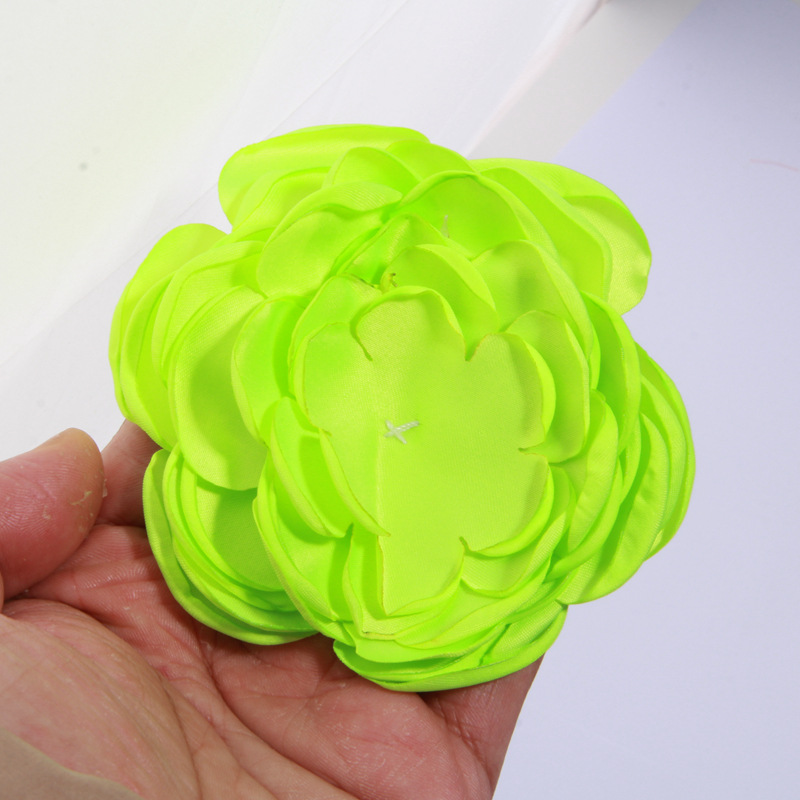 밝은 녹색 라임