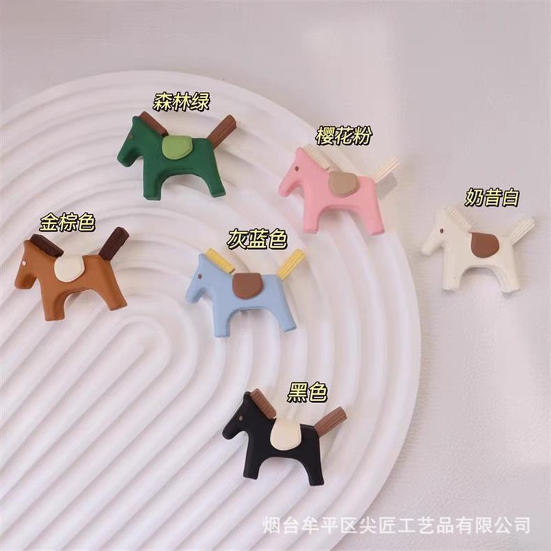 Popular car air freshener, realistic replica of trendy bags and shoes, car air vent decoration, diffuser stone, simple and high-end