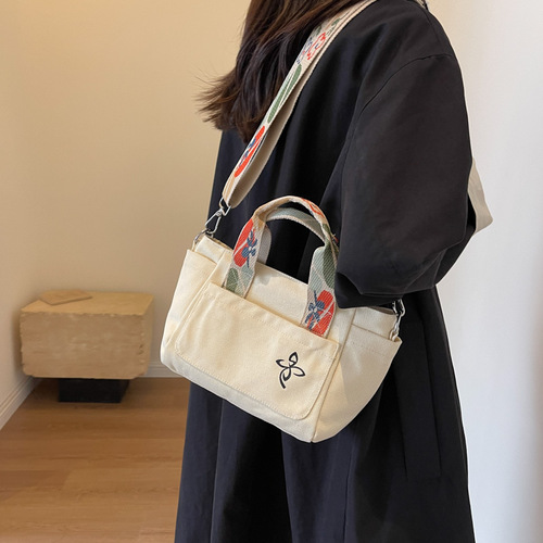 Ladies' Leisure Shoulder Bags 2024 New Canvas Tote Bags Simple Leisure School Commute Crossbody Bags High Style