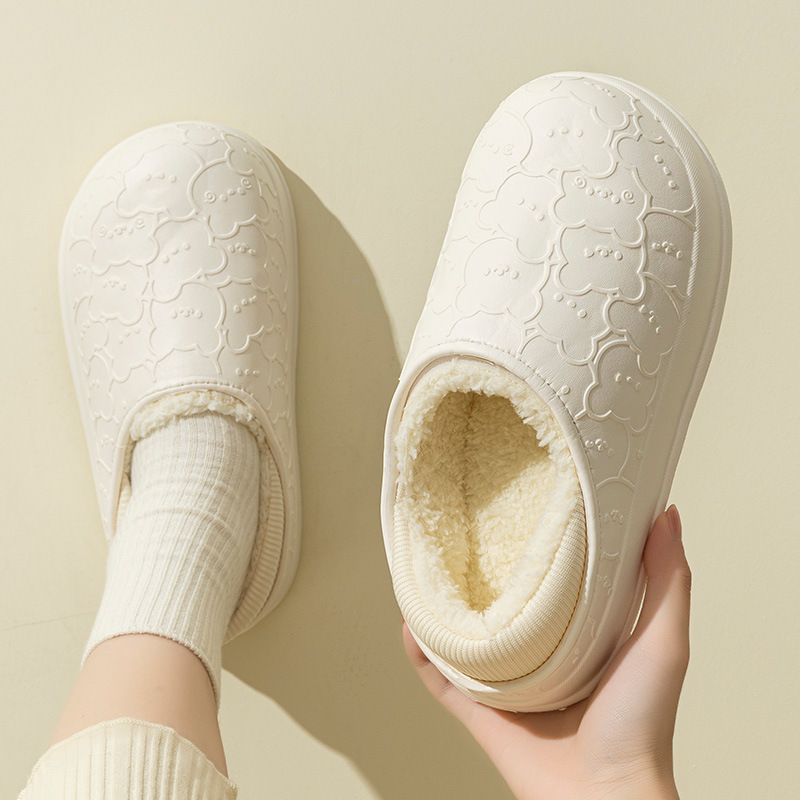Zapatillas de algodón impermeables para mujeres invierno 2023 nuevo hogar cálido fondo grueso bolsa de confinamiento antideslizante zapatos de tacón de algodón para mujeres