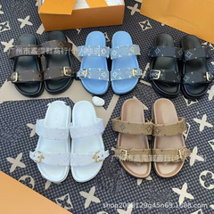 ベルトバックル厚底スリッパ女性用 2025 夏老眼レターカジュアル多用途ビーチ大きいサイズワンラインサンダル