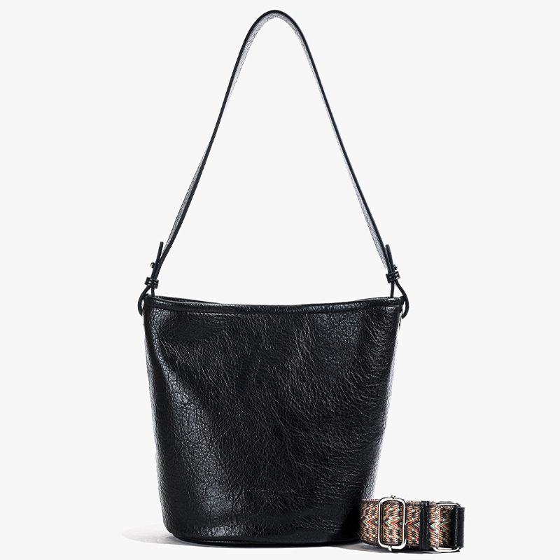 Este año, bolsos populares de mujeres de gran capacidad 2025, nueva moda retro, bolsos de hombro de alta calidad, bolsos de cubo de agua.