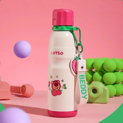 Cup Bear Sports Bottle 316 Stainless Steel Children's Insulated Water Cup Co-branded Strawberry Bear Gift for Boys and Girls