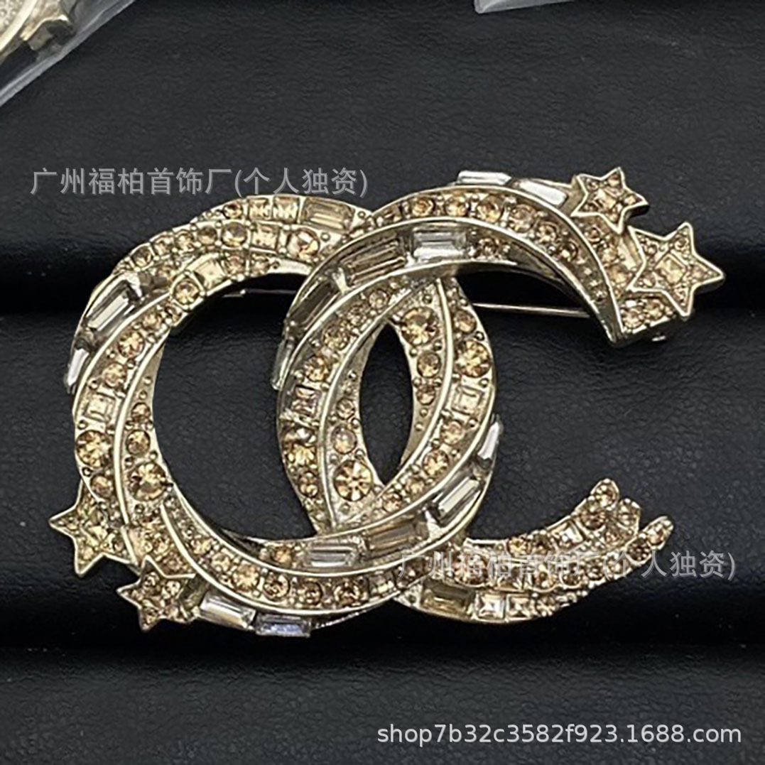 Chanel Double C Fragrance Star Heart Pearl Rhinestone Enamel Brooch Vintage Style High-End Brooch Collection