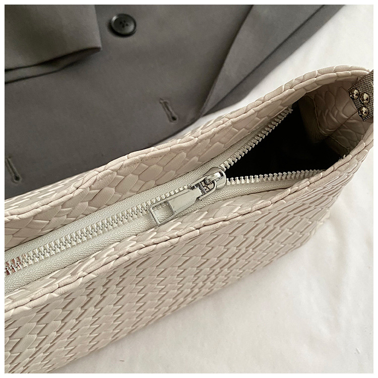 Solid color casual woven pattern large-capacity fashionable 2025 retro new style, elegant underarm bag, single-shoulder hand-carry ladies' bag undefined