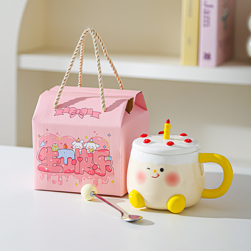 Taza de pastel de dibujos animados creativos Regalo de cumpleaños Regalo de mano Taza de cerámica Taza de agua linda de alto valor Taza con tapa