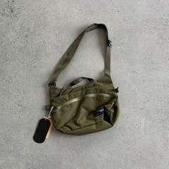 日本製シングルニッチアウトドア耐摩耗性と耐損傷性機能大容量超破れ防止防水クロスボディバッグショルダーバッグ男性と女性のためのトレンディな