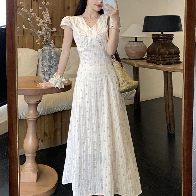 French-Style Gentle Floral Dress for Women, 2026 Summer New Model, Petite V-Neck Slim-Fit Long Dress
