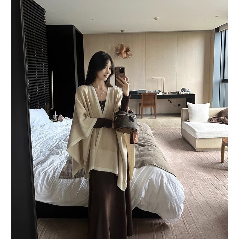 2025 New High-End Contrasting Color Cape Shawl for Women in Spring and Autum, Lazy Warm Scarf with Knitted Jacket
