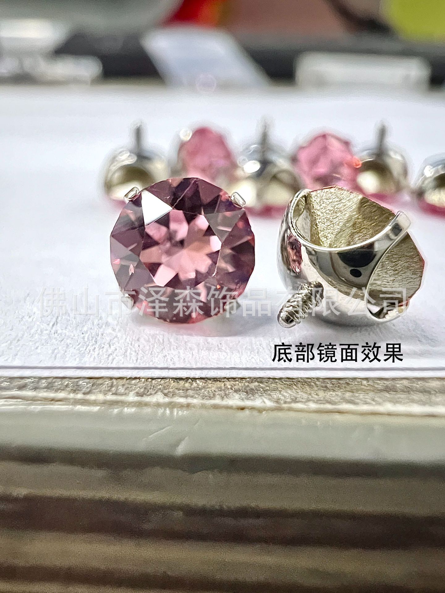 Pointed titanium steel lip stud product view