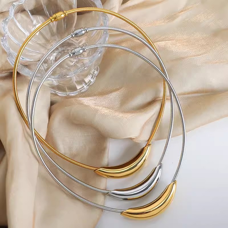 Colar choker em aço titânio minimalista e elegante_voghion.com