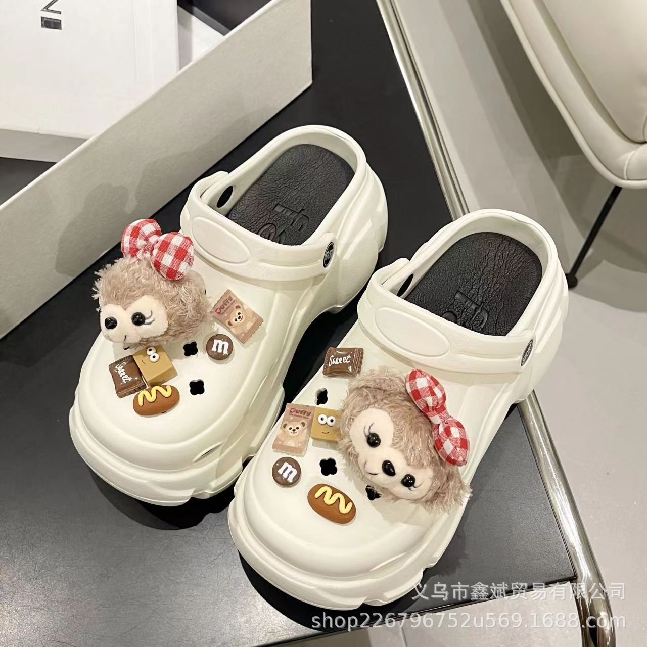 Muñeca de dibujos animados felpa estrella Delu agujero zapatos accesorios piel bola creativa nuevos zapatos decorativos hebilla agujero zapatos Accesorios