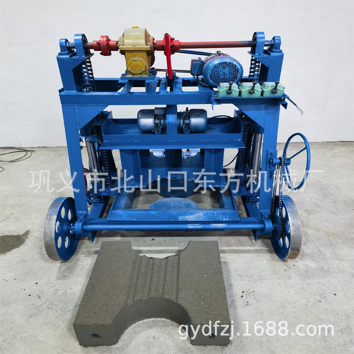 大轮移动H护坡砖 水泥砖制品设备厂家 混凝土砖机路面砖厂家直销