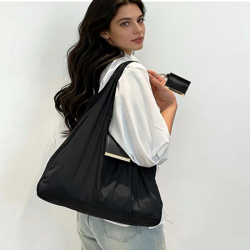 Foldable Tote Bag with Keychain 	   Foldable Shopping Bag, Large Capacity Vegetarian Shopping Bag with Key Ring