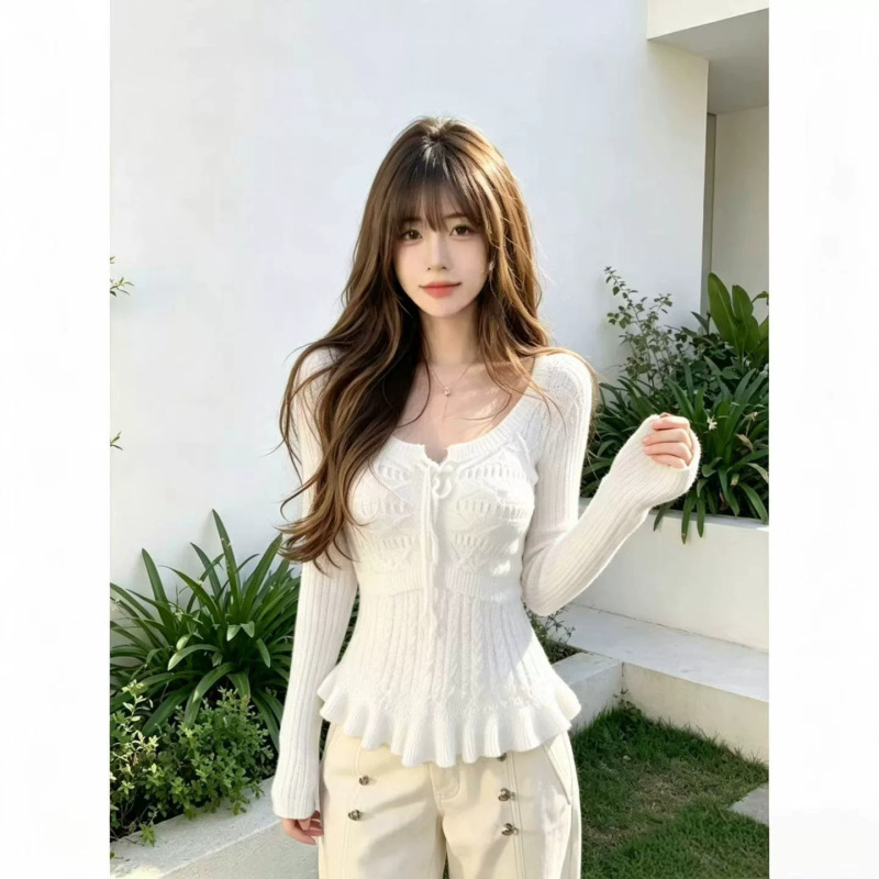 Korean-style versatile sweet lace-up cable-knit sweater with a fitted waist, soft and comfortable, long-sleeved pullover, slim-fit, and bright and cheerful outfit