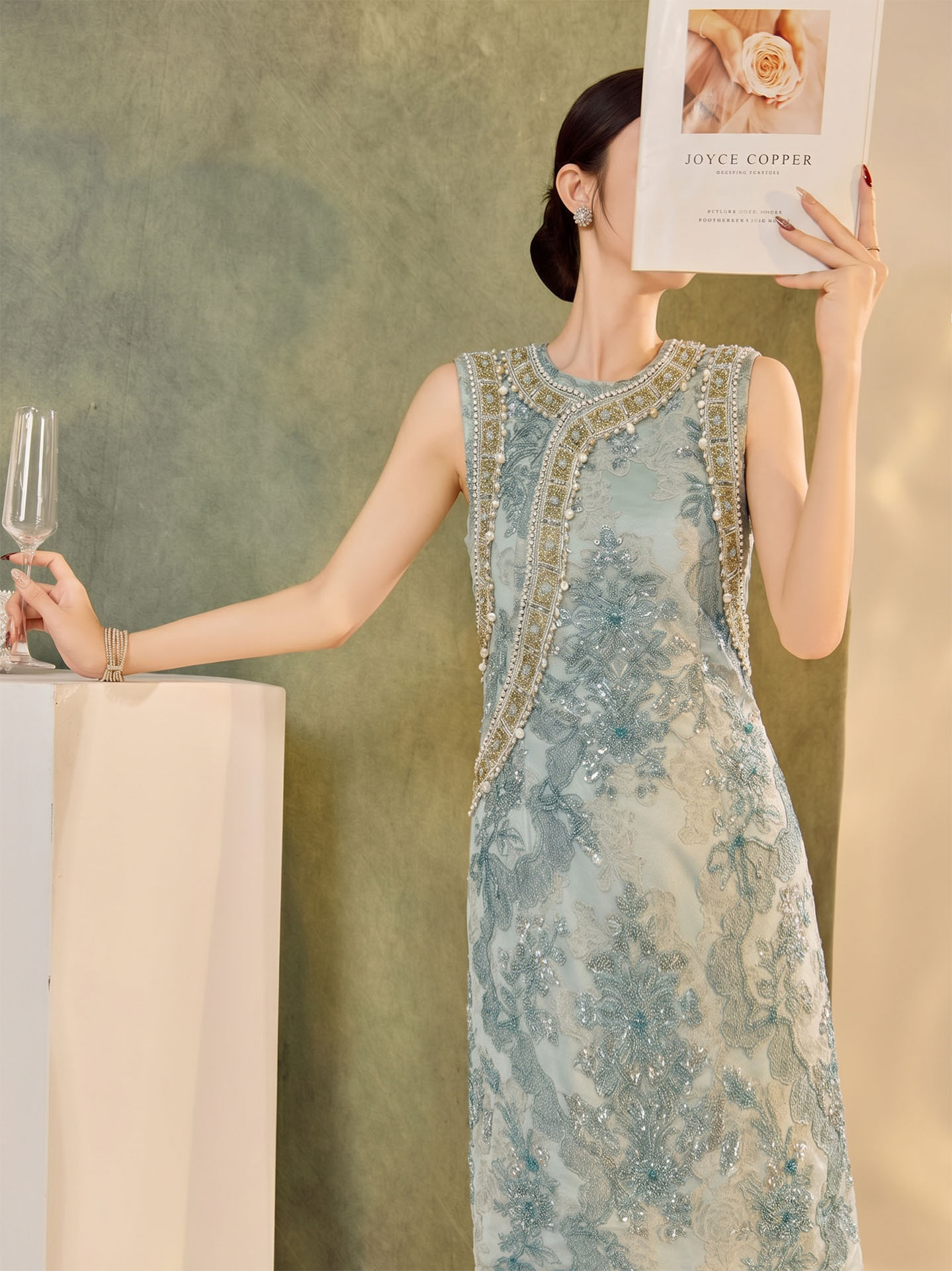 Váy dài sườn xám thêu đính cườm chéo vạt cao cấp — Xanh da trờicolor