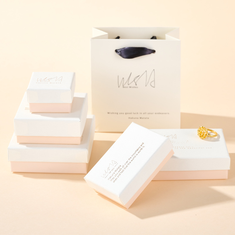 Elegante minimalistische Schmuckschatulle Armband- und Halsketten-Verpackungsbox Geschenkbox zum Valentinstag Ring- und Ohrringstecker-Schmuckschatulle