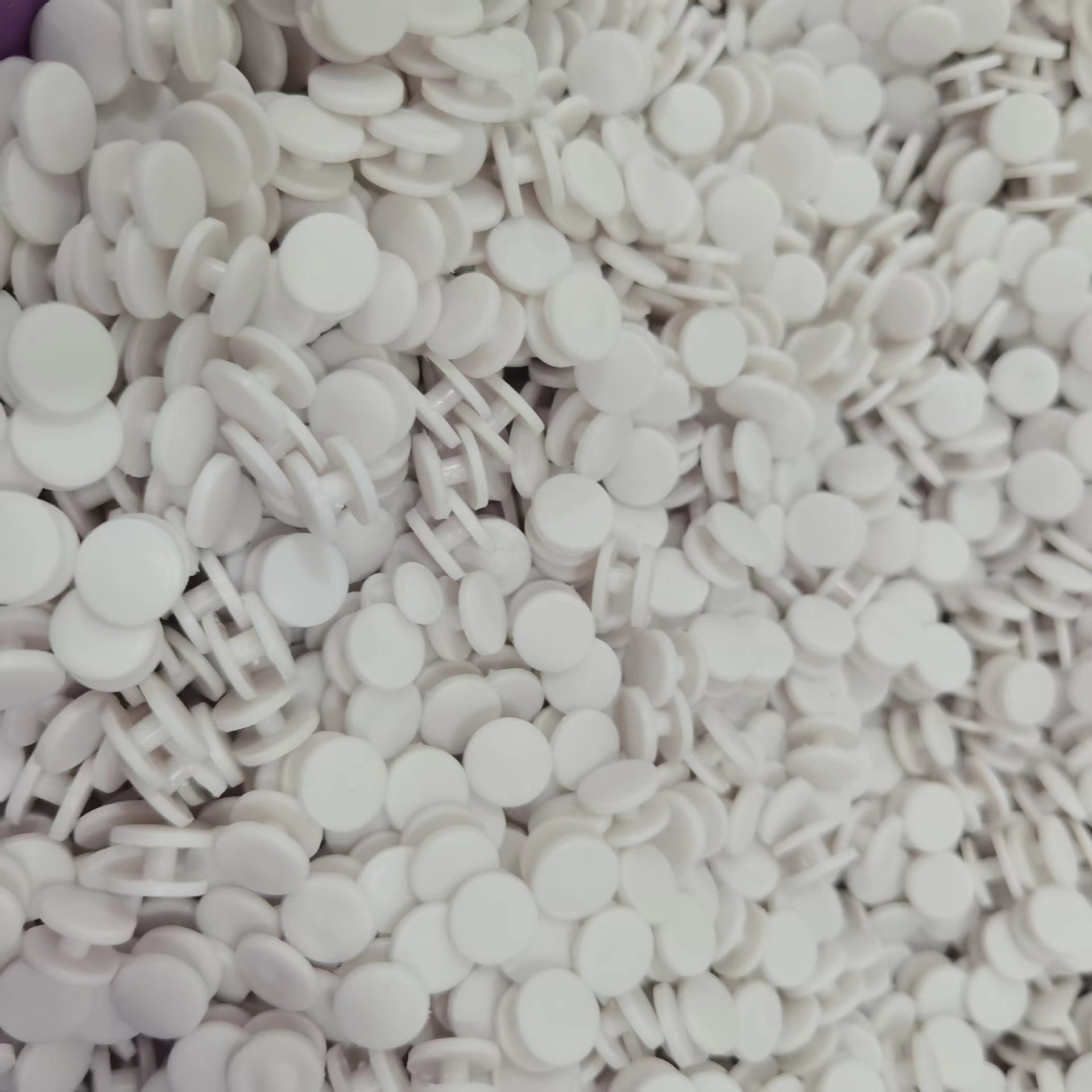 Fábrica directa gota de plástico serie zapatos en forma de I hebilla de burbuja zapato flor en forma de I hebilla de jardín zapato inferior hebilla accesorios material al por mayor