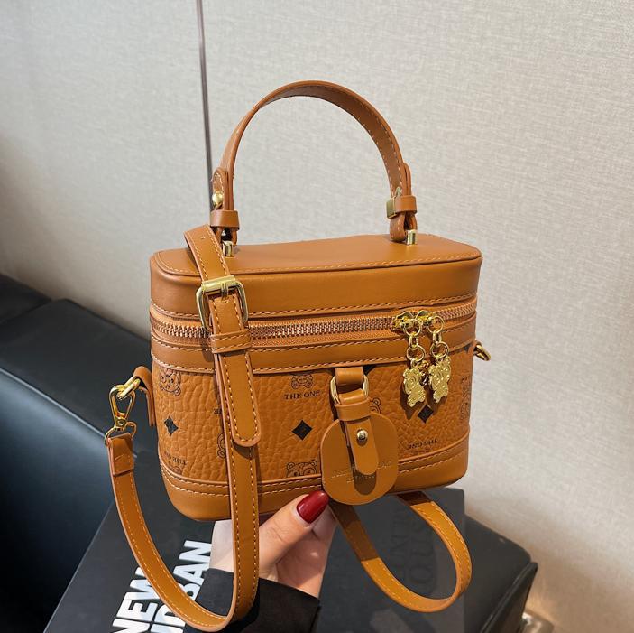 Bolso de caja de cercanías súper caliente 2025 nuevo bolso de hombro de tendencia de todo fósforo