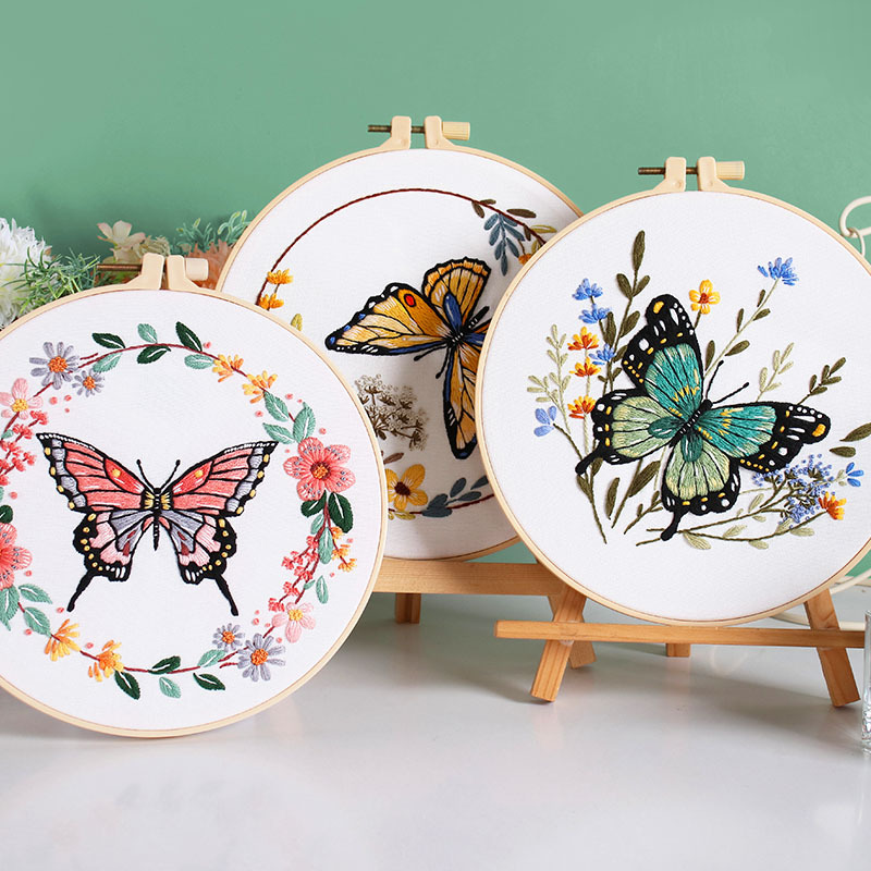 Original nuevo paquete de materiales de bordado DIY mano mariposa amor flores mariposa kit de bordado cruzado venta caliente Inglés creativo