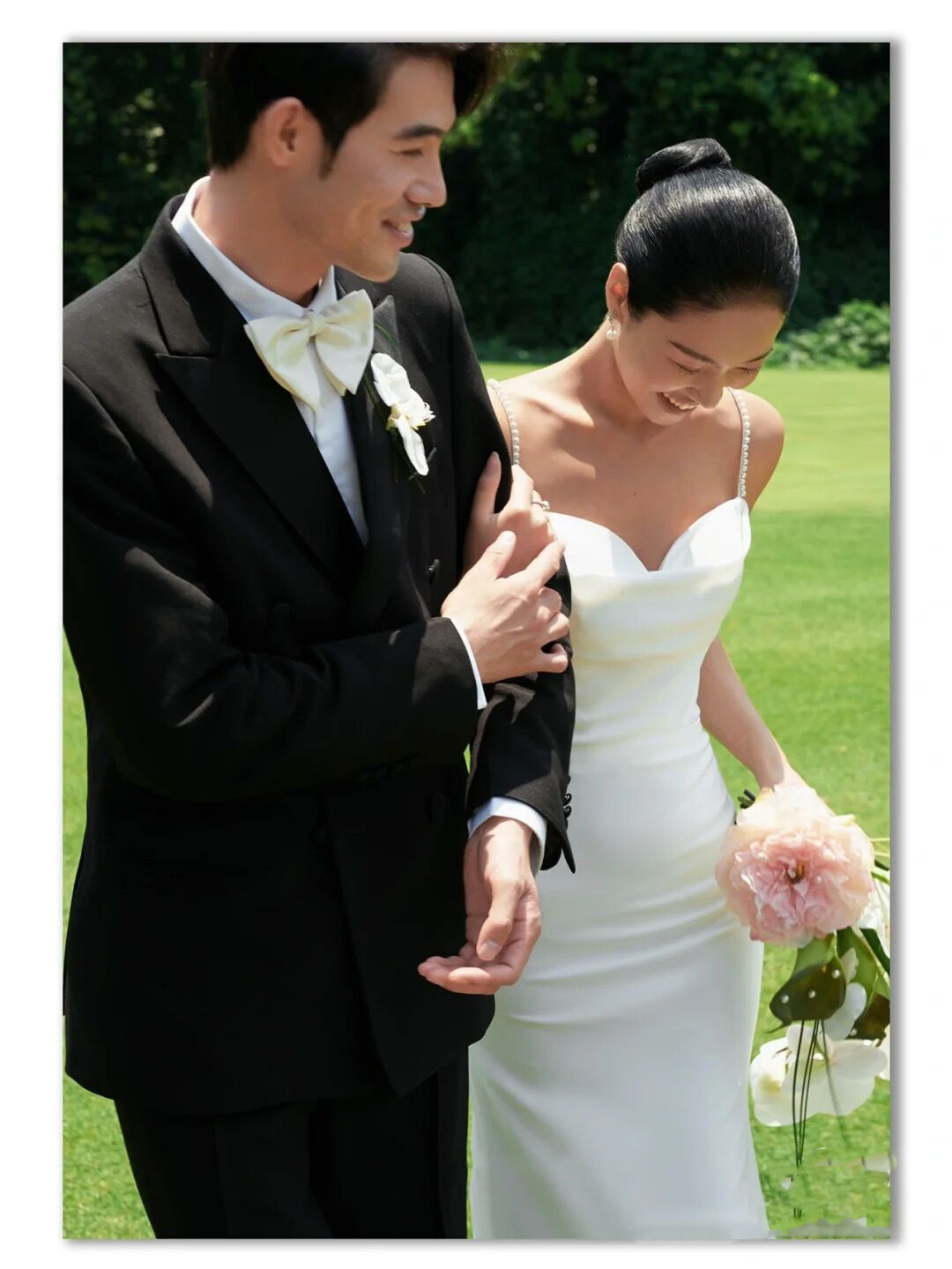 (2개) 새로운 사진 스튜디오 사진 테마 의류 외부 여행 사진 모리 잔디 화이트 간단한 슬링 리키 백 웨딩 원피스