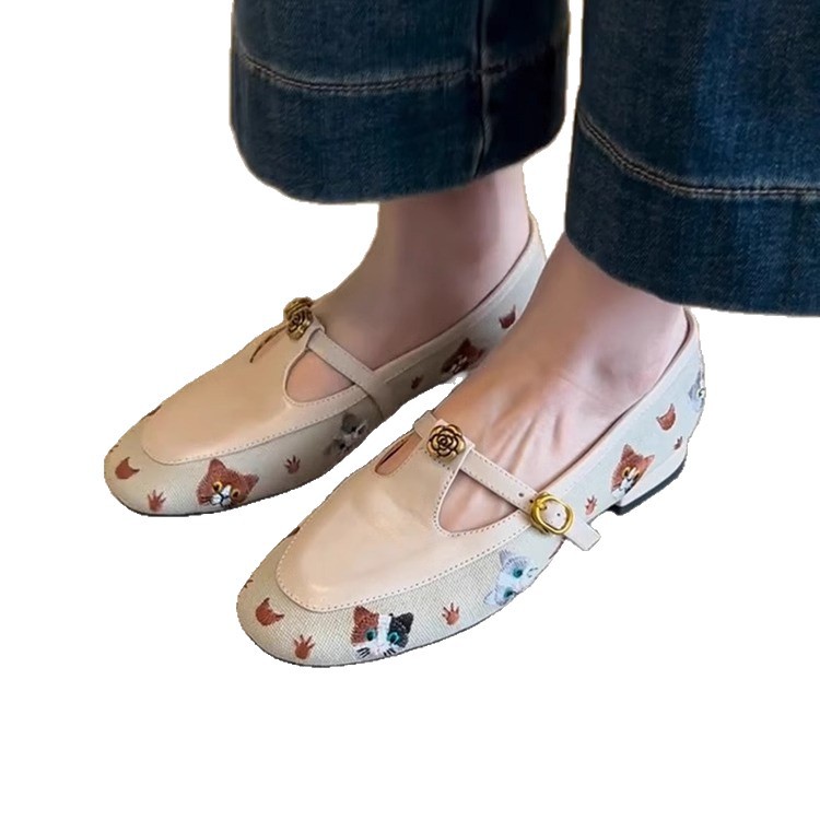 Versión de piel de oveja ~ Costuras de cuero, zapatos Mary Jane Lofu, zapatos individuales bordados de camelia con hebilla de tacón bajo para mujer