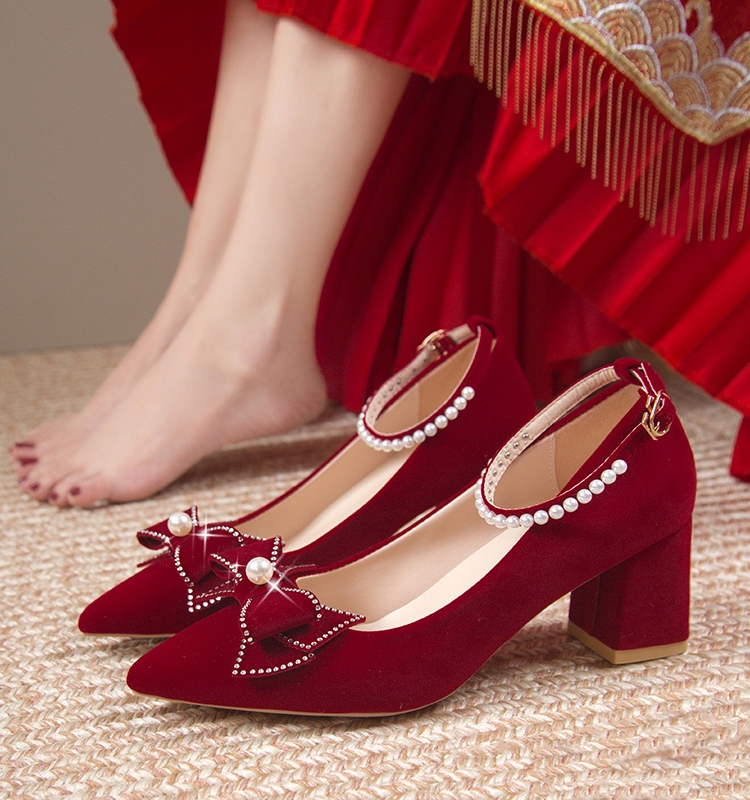 Red Wedding Shoes for Women with Thick Heels, New Style Xiuhe Wedding Dress, Two-Wear Bridal Shoes, High Heels, Not Tiring for Feet, Pregnant Women Can Wear