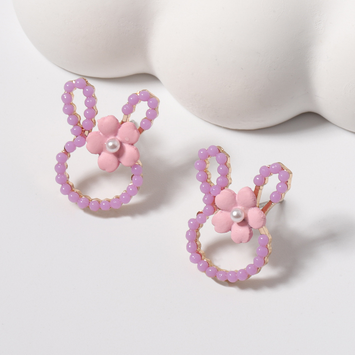 1 Paar Cartoon-Stil Süß Kaninchen Blume Überzug Inlay Zinklegierung Imitationsperle Ohrstecker display picture 6