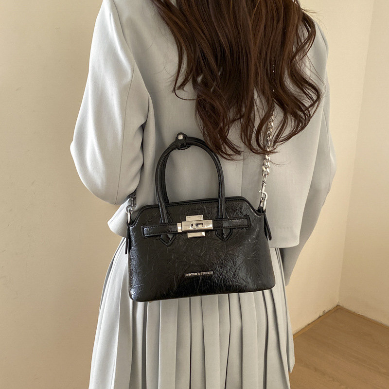 2026 nuevo bolso de concha simple textura de moda diseño de color sólido casual retro moda diaria bolso de hombro para mujeres image 3